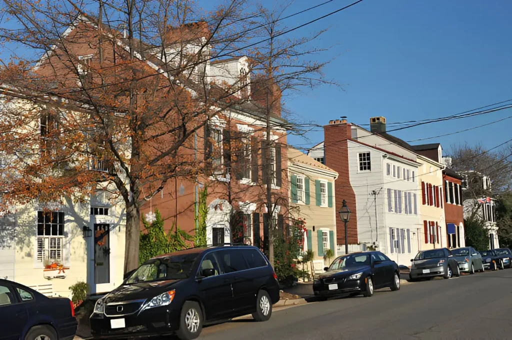 Increase Home Value Instantly With Asphalt Roofing Services in Alexandria