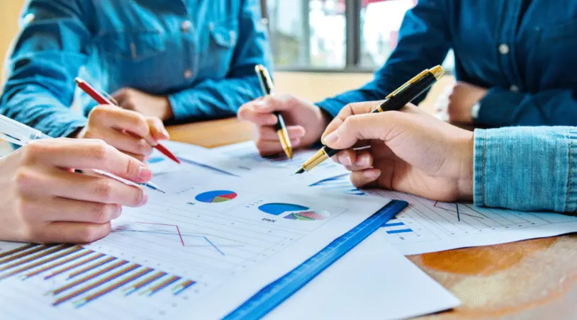 How Professional Business Plan Writers Transform Ideas into Investor-Ready Plans