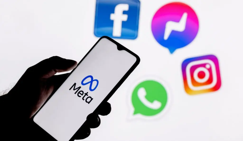 Operating WhatsApp to Increase Facebook and Instagram Engagement