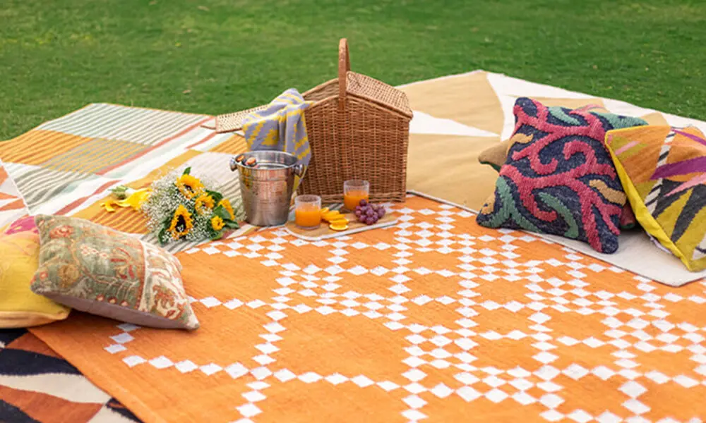 Top Features to Look for in a Large Outdoor Picnic Rug Enhance Your Outdoor Experience