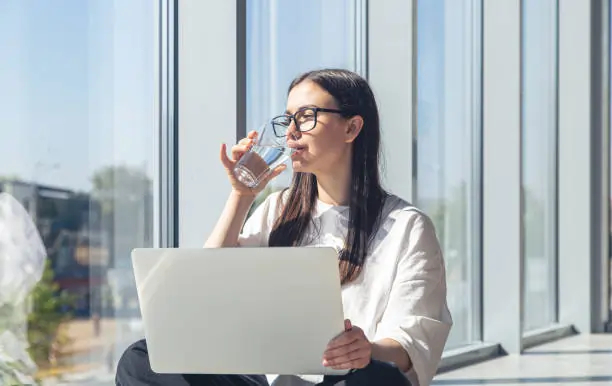 Oxygenated Water: Remote Work Hydration & Productivity